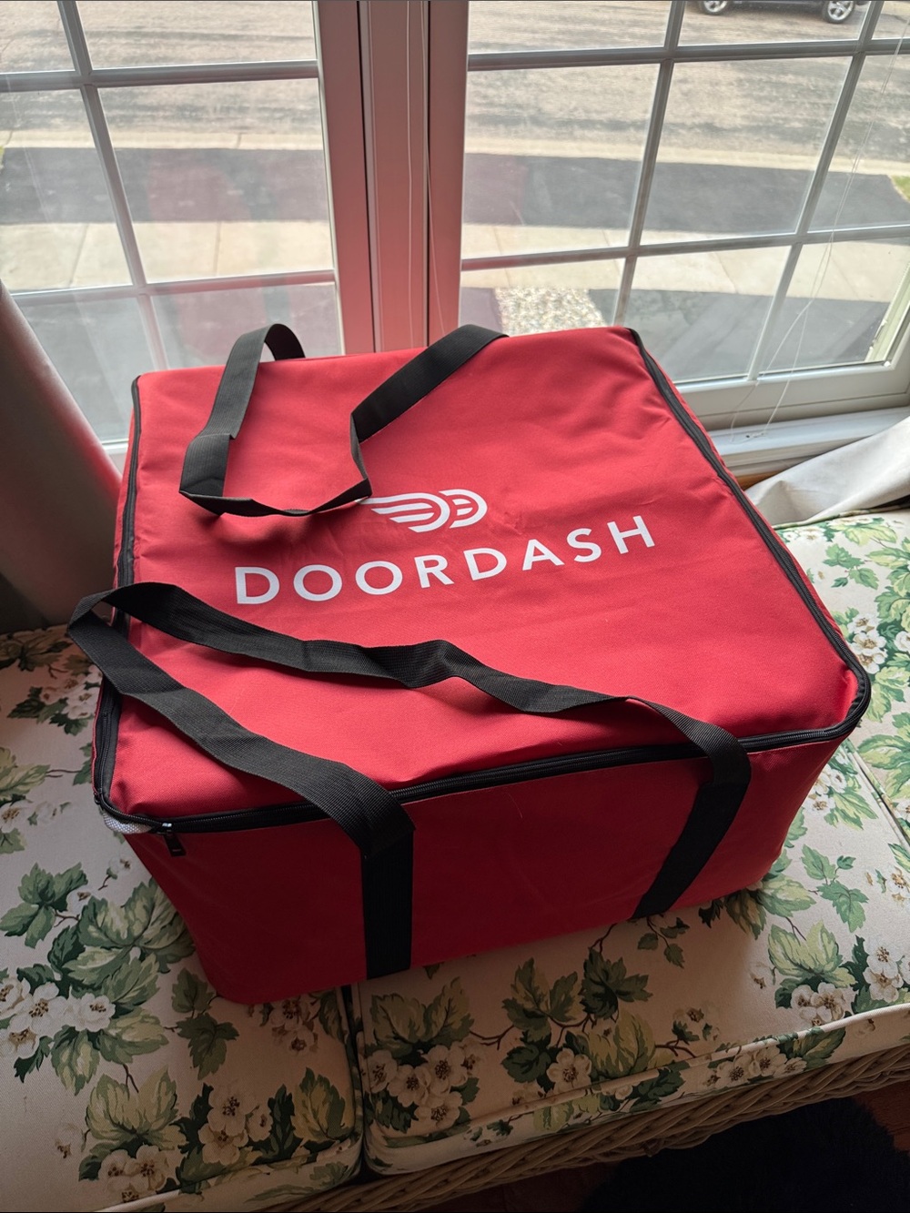 EUC Mega DoorDash Insulated heat or cooler Delivery Bag - Red